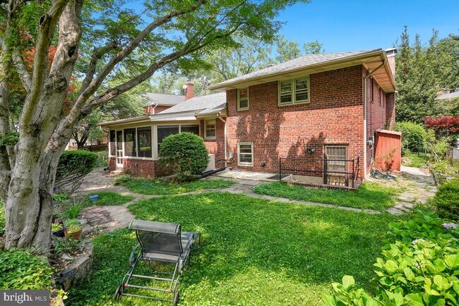 Building Photo - 8504 Sundale Dr