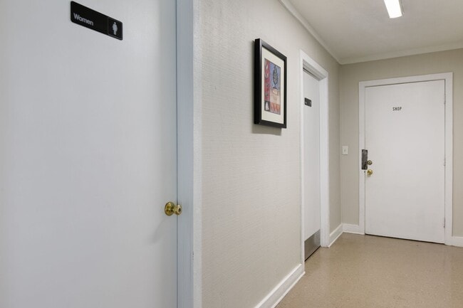 Building Photo - 5874-F Century Oaks Dr