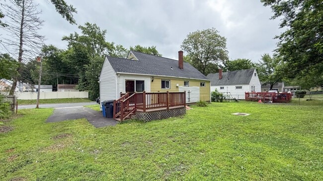 Building Photo - Gorgeous single-family home near Hartford ...