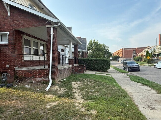 Building Photo - Open House Schedule Mon 9.1.25 @ 12:00pm, ...