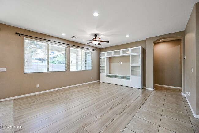 Building Photo - 133 E Prescott Dr