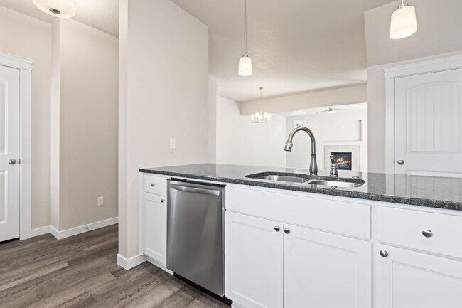 Building Photo - GORGEOUS 3bd/2.5ba Payette Duplex w/Modern construction, pristine condition, and ready for you!