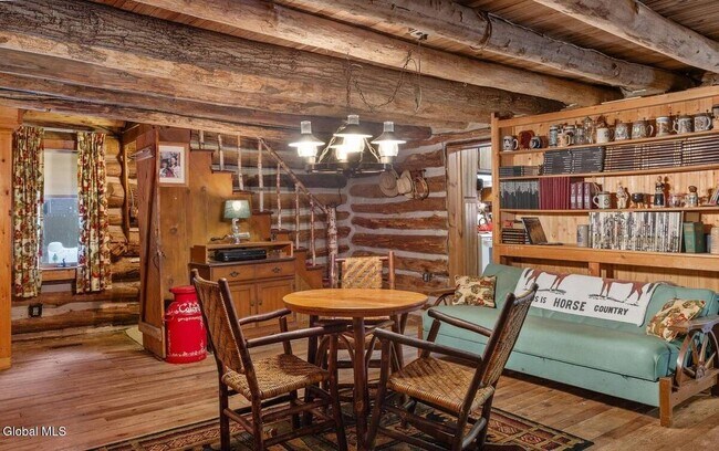 Building Photo - 33 Chuckwagon Trail