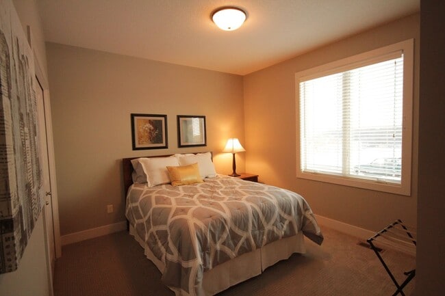 Building Photo - Beautiful luxury custom home