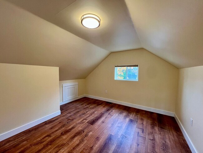 Building Photo - PENDING APPLICATION; Water Included! Fully Remodeled 1 BD + Loft