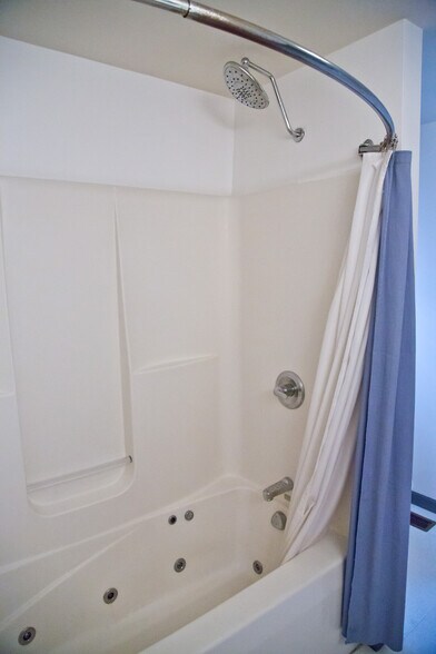 Building Photo - 1460 Blue Course Dr