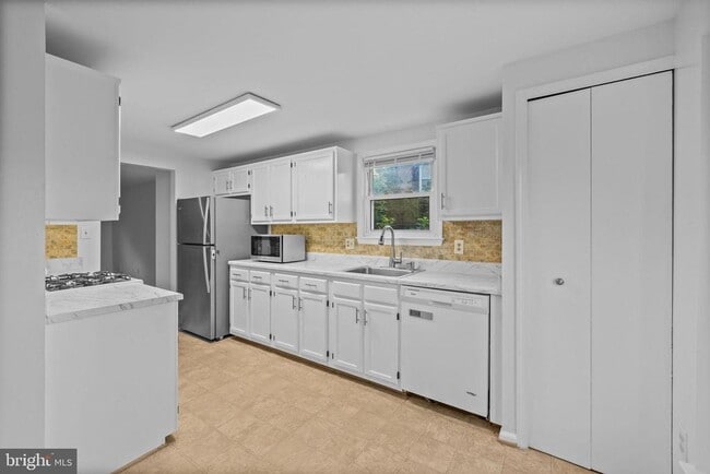 Building Photo - 14428 Black Horse Ct