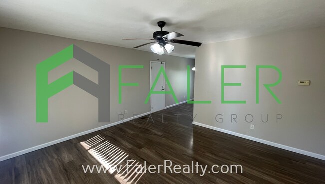 Building Photo - Beautiful 3 bedroom home with attached garage