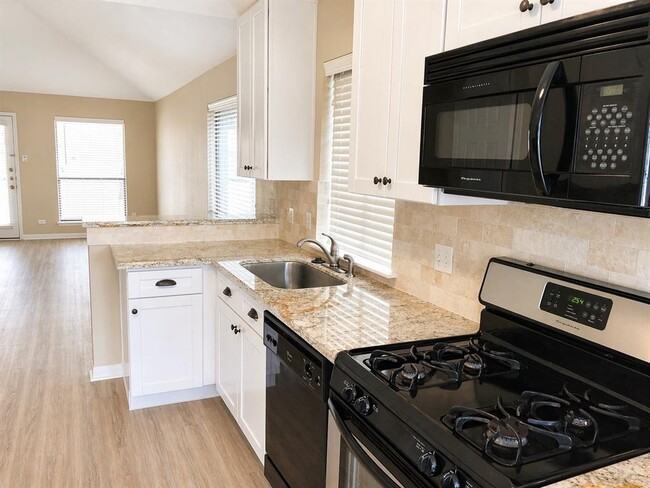 Building Photo - 2007 Crystal Shore Dr