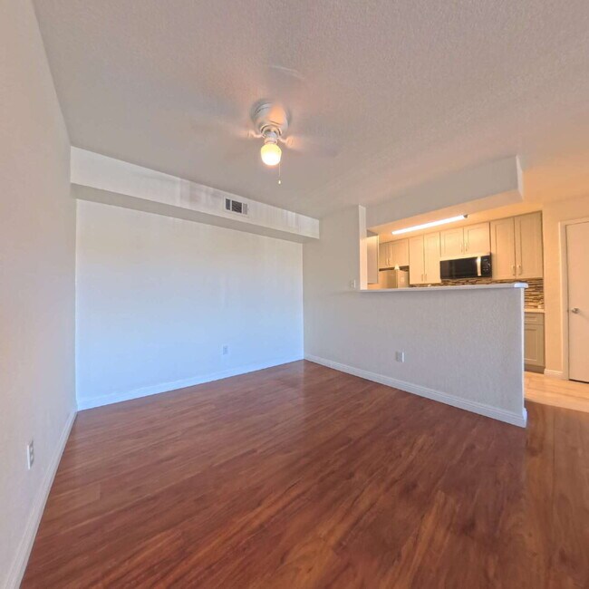 Building Photo - 2nd Level Specious One Bedroom Condo at Copper Sands!