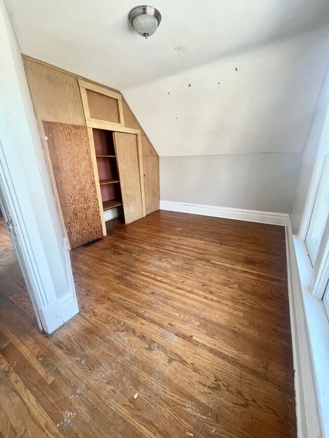 Building Photo - 3bd 1.5 ba single family home