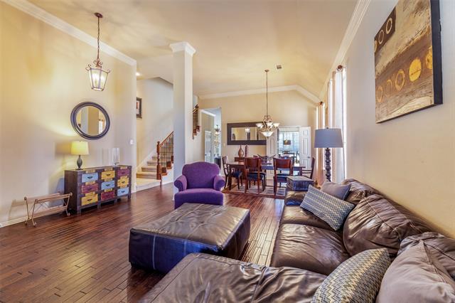 Building Photo - 920 Fannin Dr