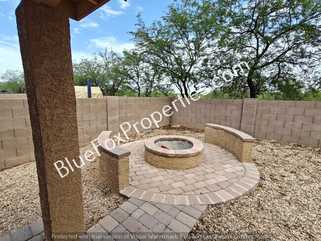 Building Photo - 6621 S De Concini Dr