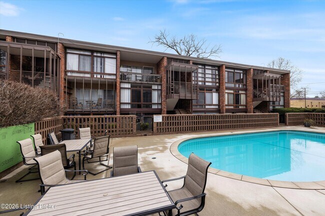 Building Photo - 1040 Cherokee Rd