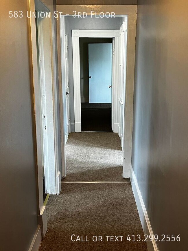 Building Photo - Large 3 BR Unit in Springfield's Old Hill ...