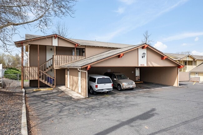 Building Photo - Newly Remodeled Mission Park Apartment!