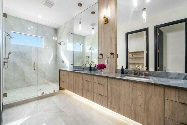 Building Photo - 13480 US-1