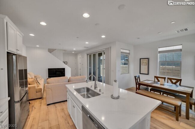 Building Photo - 88 Kimberlite Dr