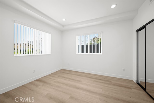 Building Photo - 1039 W 43rd St