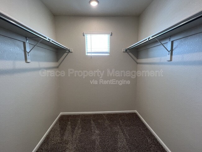 Building Photo - 12232 Creamery St