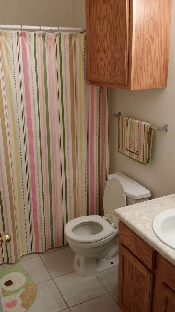 Building Photo - 3/3 WITH GREAT PRIVACY FENCED BACK YARD FOR YOUR FURRY FRIEND