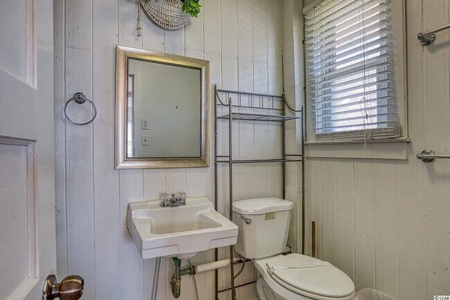 Building Photo - 1512 S Ocean Blvd