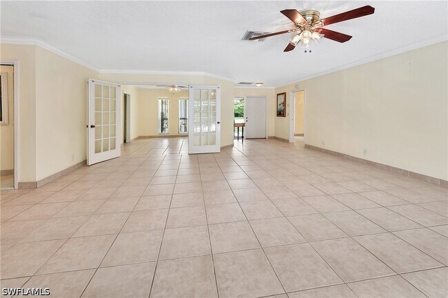 Building Photo - 639 Pompano Dr