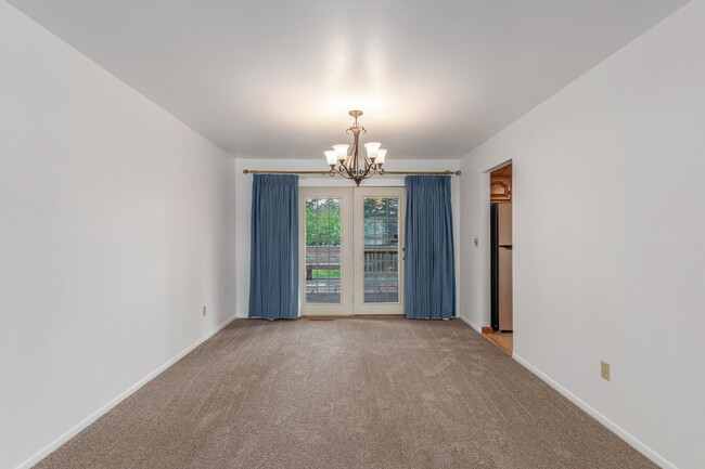 Building Photo - 6724 Knight Dr