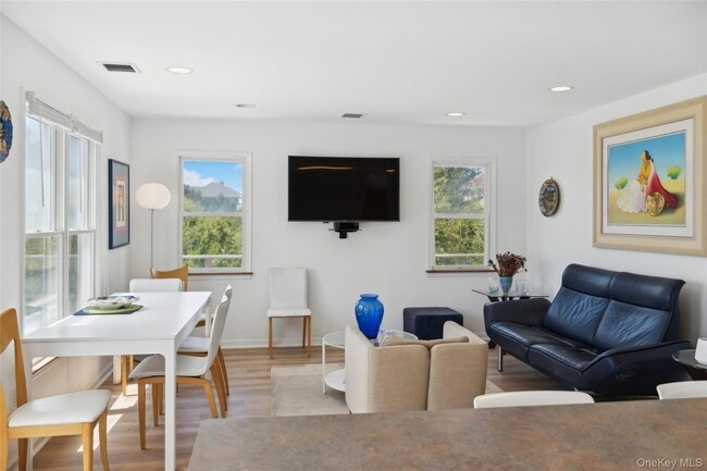 Building Photo - 846 Dune Rd