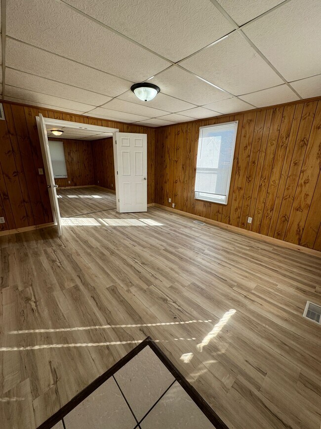 Building Photo - 511 E Jefferson Ave