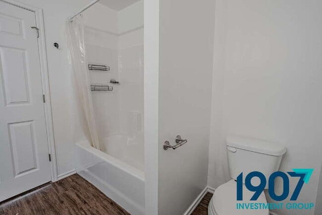 Building Photo - Contemporary 3-Bedroom Home in Yukon – Modern Finishes & Open Layout! - NO PETS - MOVE IN NOW, PA...