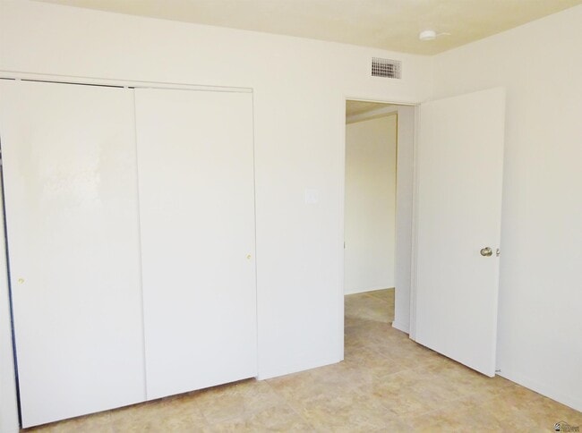 Building Photo - 605 S El Prado Rd