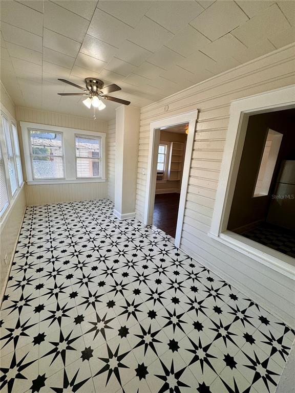 Building Photo - 610 1/2 14th St N