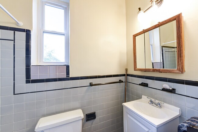 Building Photo - 1724 Lamont St NW