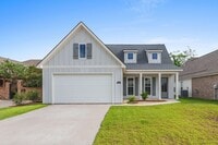 Building Photo - 904 Treasure Ln