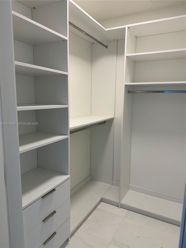 Building Photo - 300 Biscayne Blvd Way