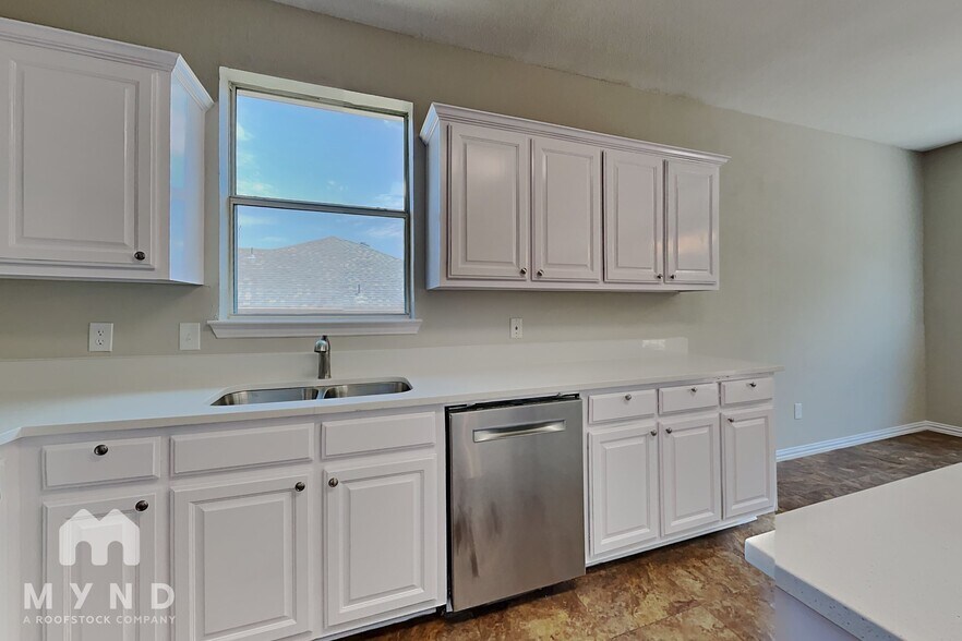 Building Photo - 2213 Creek Side Dr