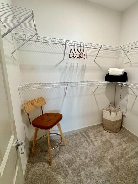 Building Photo - 1301 Leah Ave