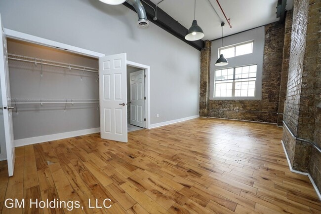 Building Photo - 1817 E Venango St