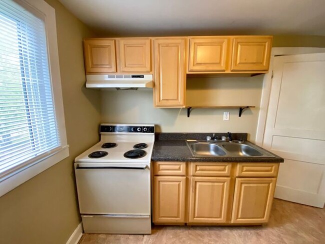 Building Photo - Spacious 1 Bedroom Apartment in North Nash...