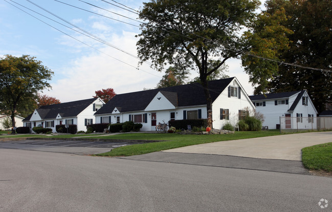 Primary Photo - Colonial Penn Villas