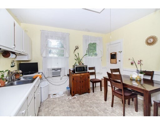 Building Photo - 11 Nelson St