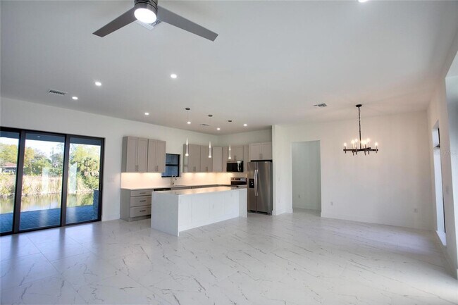 Building Photo - 9574 Salt Lake St