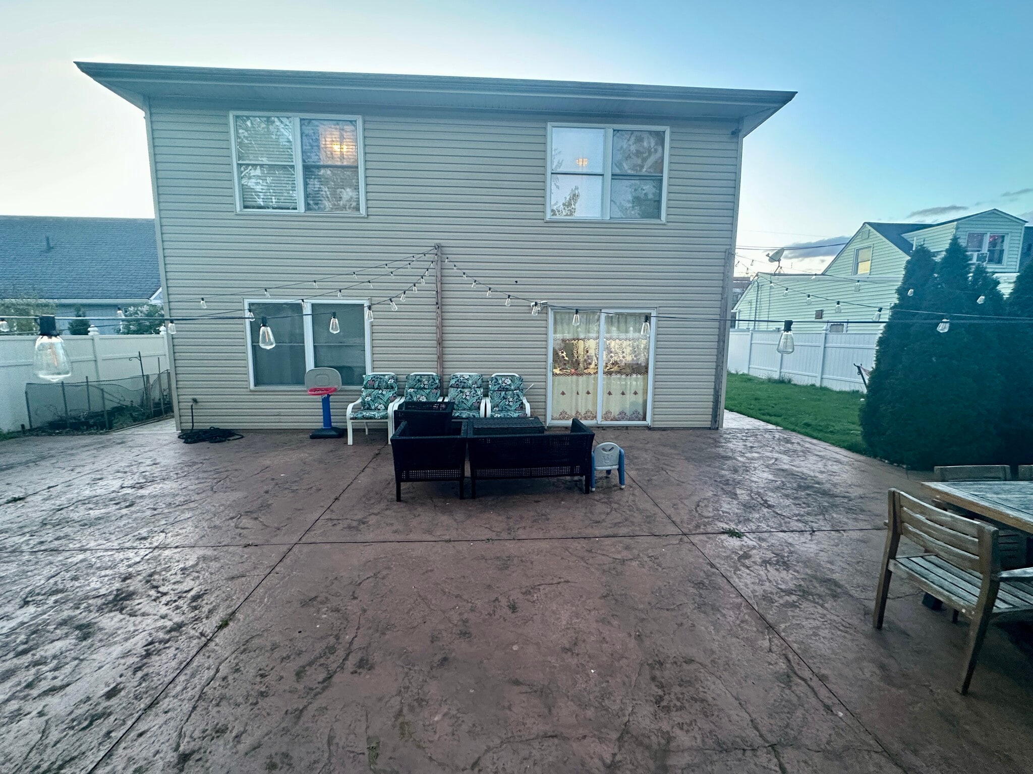 Building Photo - 327 Edgewood Rd