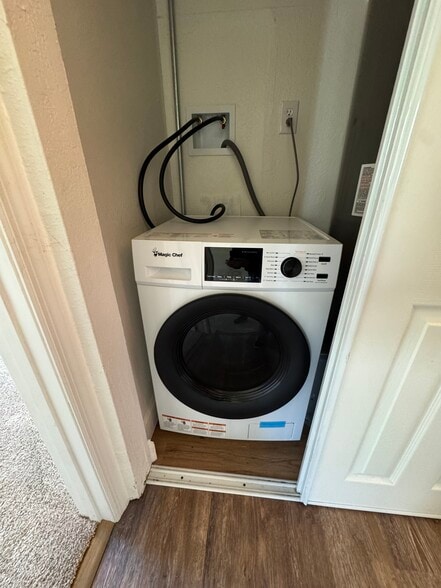 Building Photo - 1712 Vada Cir