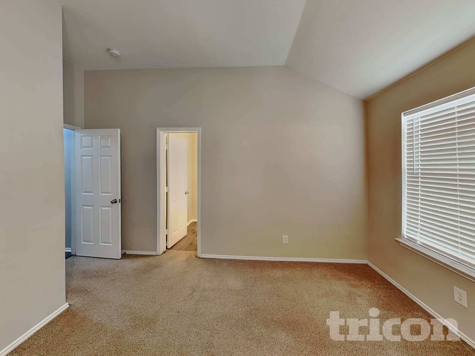 Building Photo - 1584 Sandhurst Dr