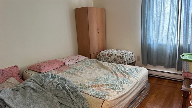 Building Photo - 45 Oval Rd