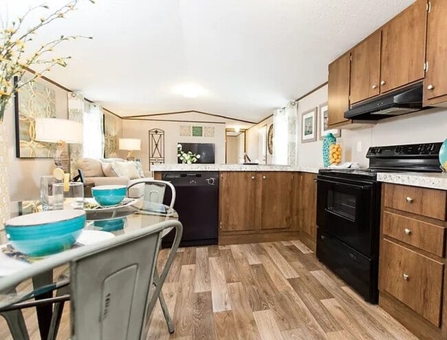 Primary Photo - Welcome Home to Silver Lake