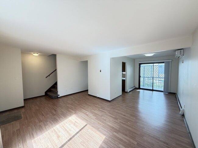 Building Photo - 1707 Dexter Ave