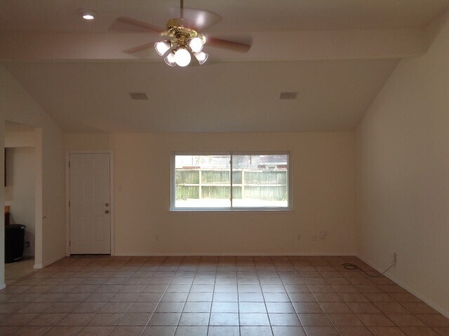 Building Photo - 19602 Southaven Dr